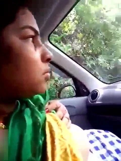 Aunty Sucking cock in car & huge boobs pressed