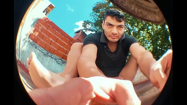 Close Up Handjob al aire Outdoors viento acarician