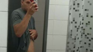 En el trabajo tocandome🍆🍆