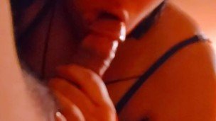 Hermanastra: estoy aburrida quiero chupar algo