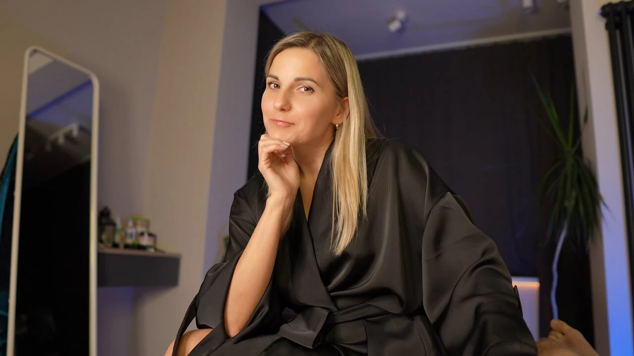 Horny Stepmom Finds Out What’s Wrong With Your Dick