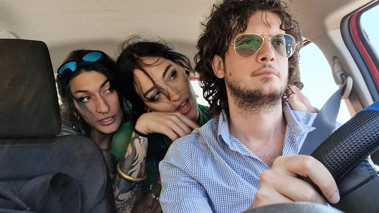 I picked up two lesbian hitchhikers. They were both a handful but at least they tasted my cock – DOUBLE BLOWJOB – STANDING  FUCK