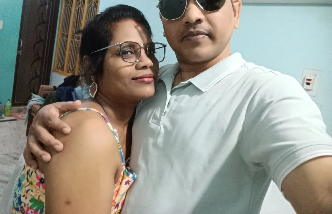 Indian Married Bhabhi Sheela Blowjob and Hardcore Sex with Young Boyfriend