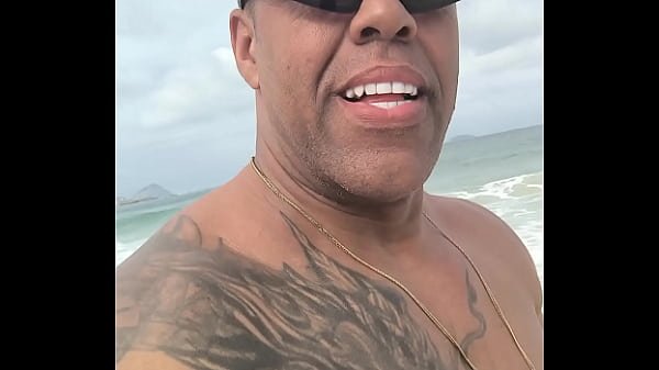 Känd svart man från Copacabana åker till Ukraina för att träffa utländska kvinnor