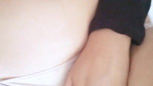 Me froto mi coño hasta correrme todita… Corridas – masturbandome