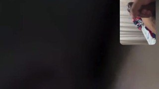 PUSE CACHONDA A MI AMIGA POR VIDEOLLAMADA !! HACE QUE ME CORRA