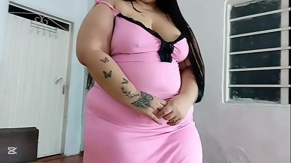 Que buena chupada le da a mi verga gordita cachonda empleada de servicio