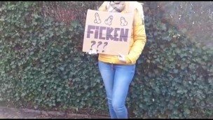 Studentin fragt einen Fremden ob er sie Ficken will