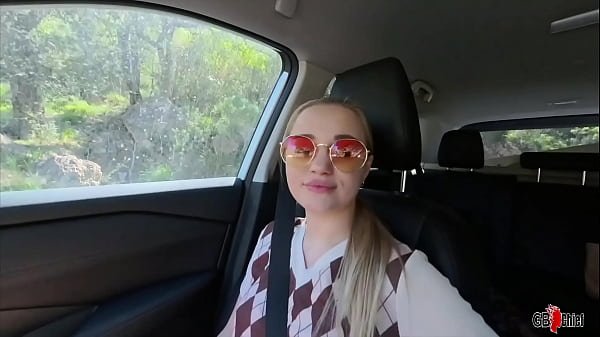 Young sexy girl outdoor fuck with older guy